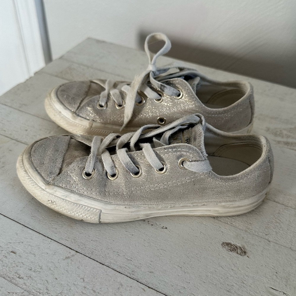Converse metallic low top sneakers sz: 12